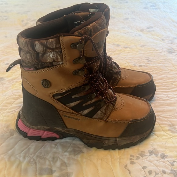 Bushnell size 8 Boots - Picture 4 of 7